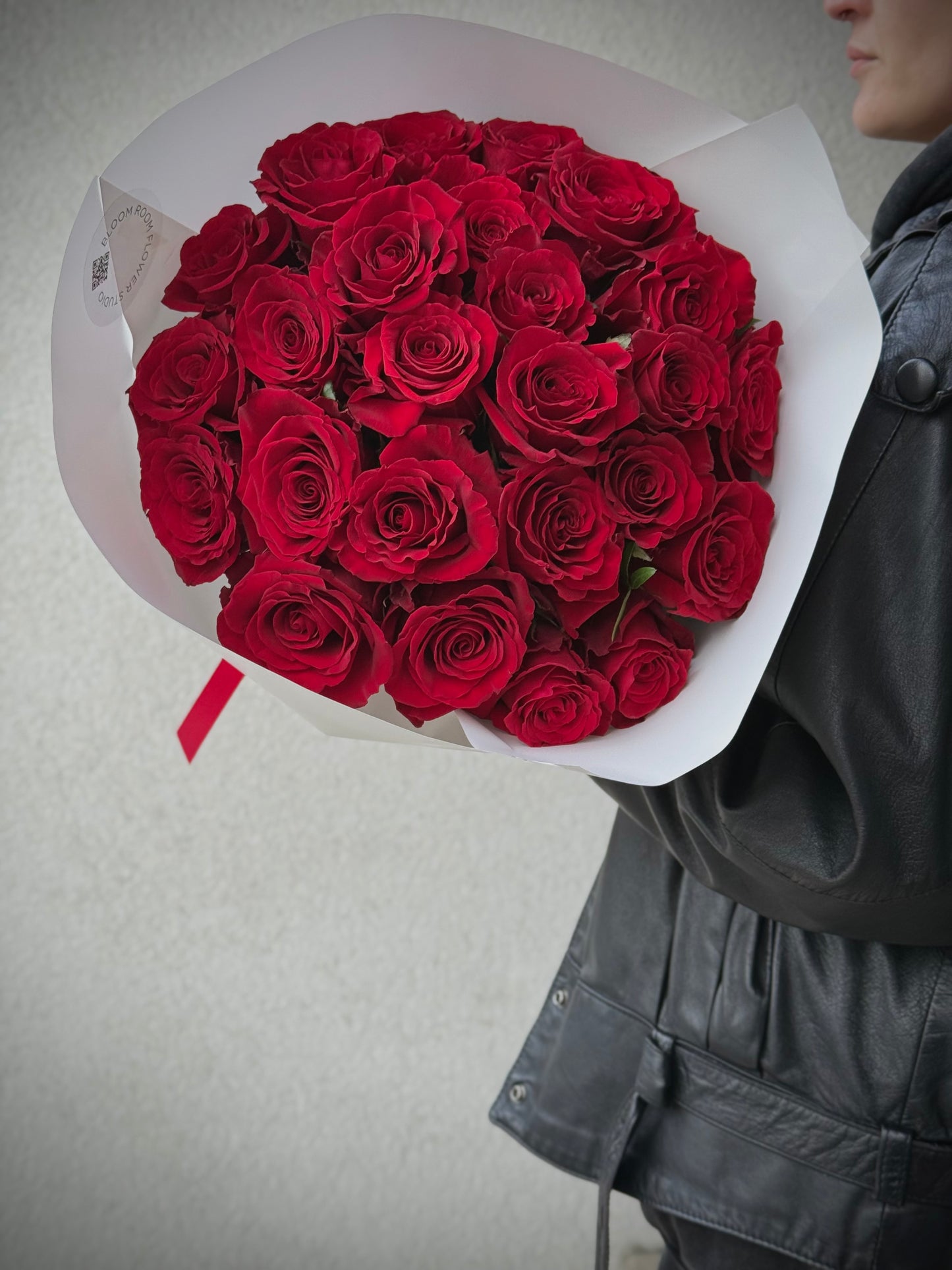 25 "Red Velvet" Roses