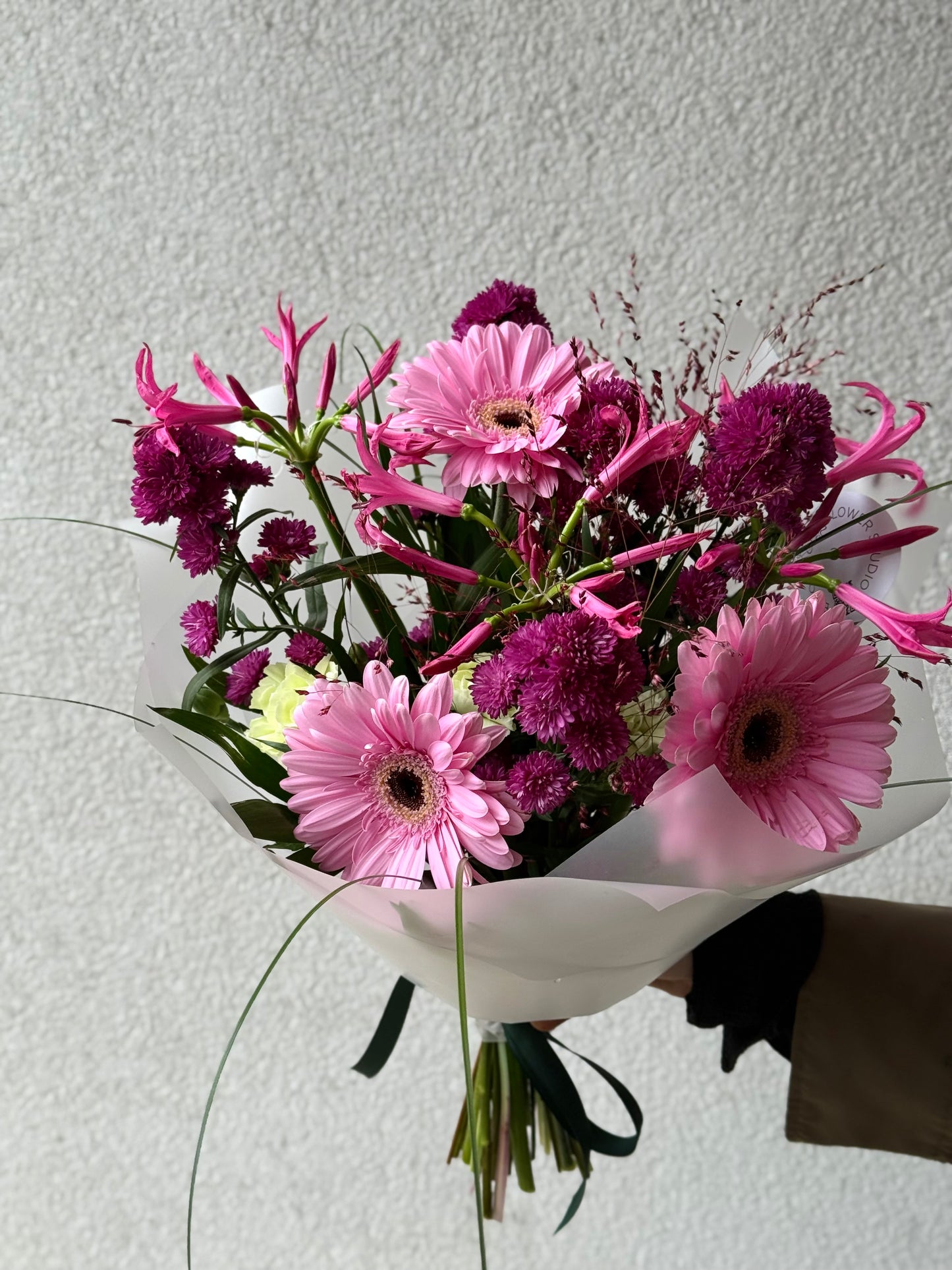 "Kiss me!" Art Bouquet