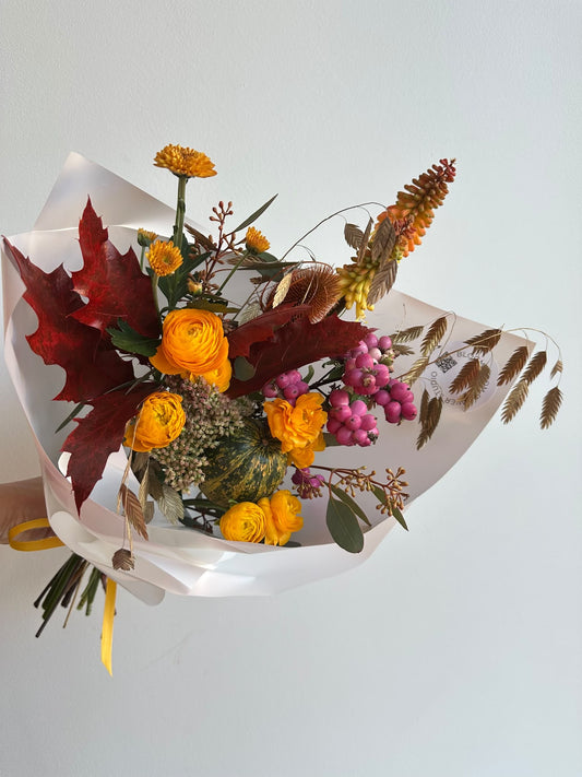“Falling leaves 🍂 ” art bouquet – BloomRoom.ee, värsked lilled Tallinnas