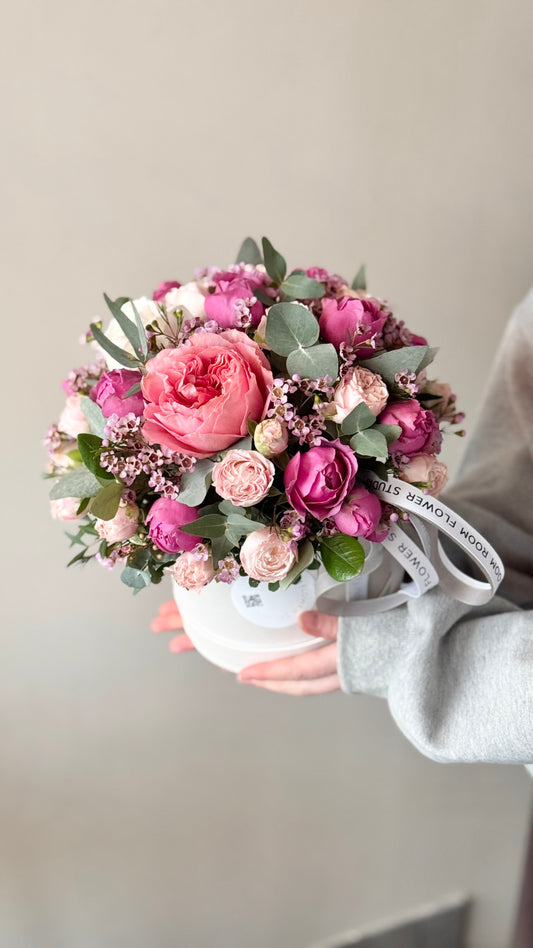 "Very Berry" Grand Bloom Box – BloomRoom.ee, fresh flowers in Tallinn