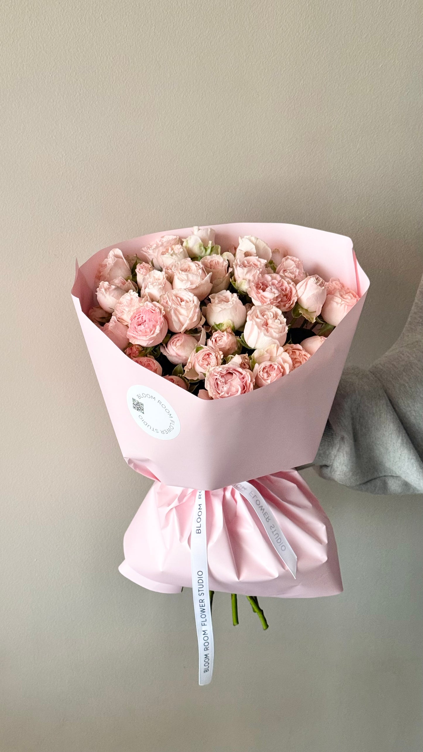 "Bombastic" Spray Roses