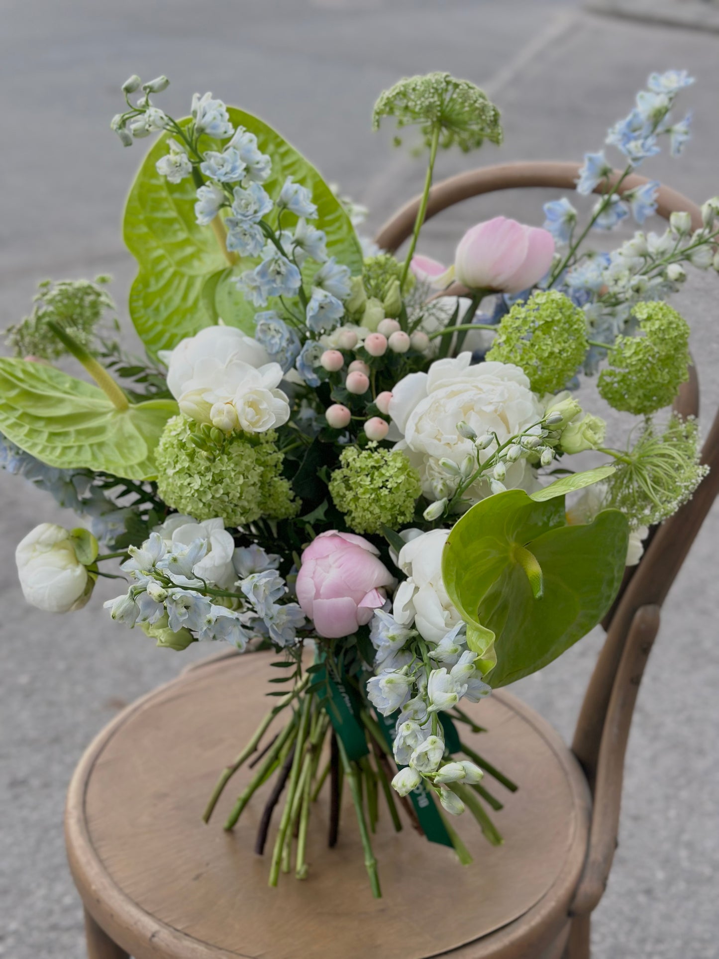 Erakordne lilleoskuste kimp roheliste anthuriumiga | Экзотический букет с зелёным антурием | Exotic WOW bouquet with green anthurium