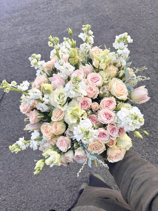 WOW Beige Bouquet – BloomRoom.ee, свежие цветы в Таллине