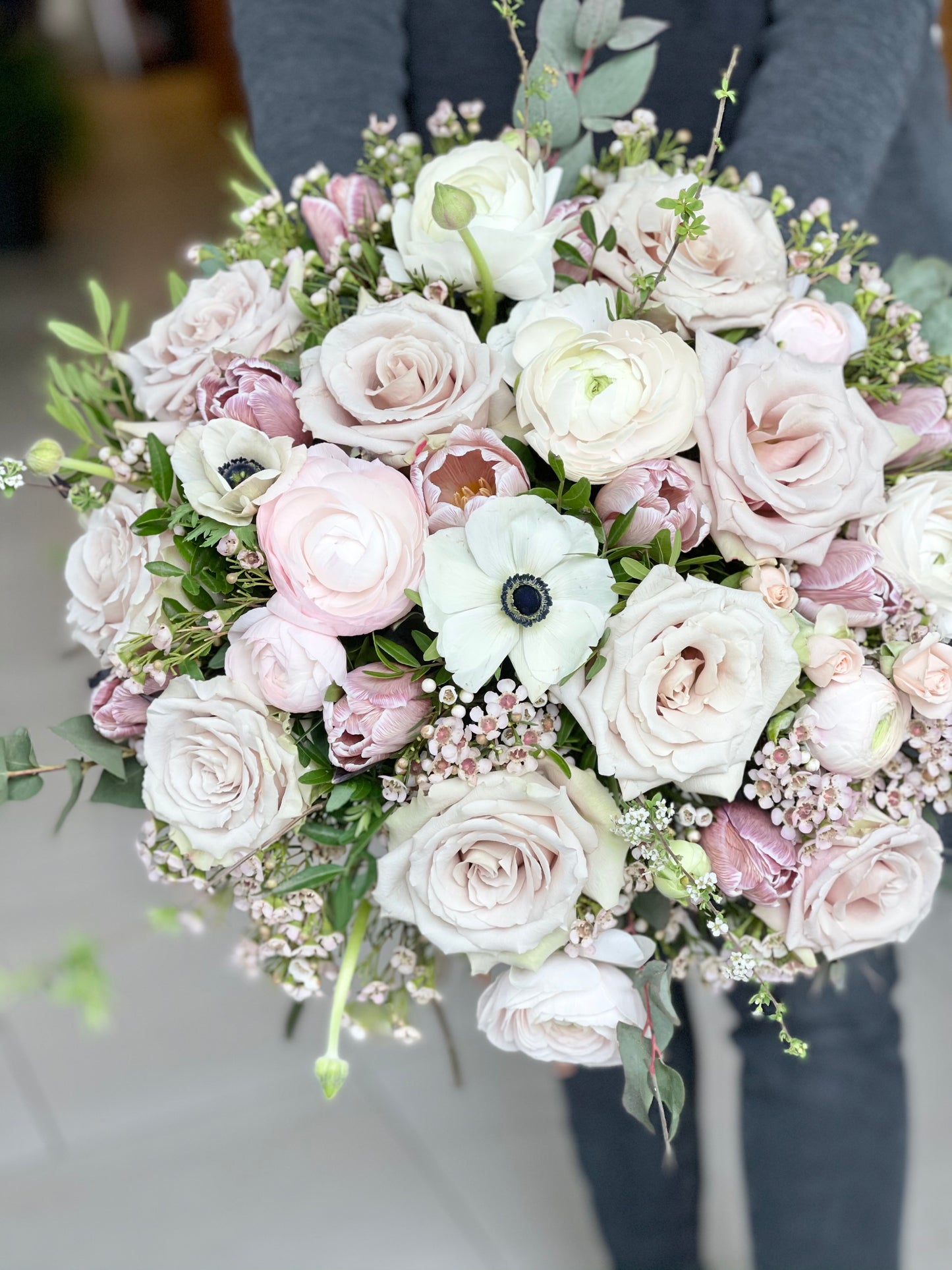 Pastel lillekimp rooside, ranunkuluste, anemonidega | Пастельный букет с розами, ранункулюсами, анемонами | Pastel flower bouquet with roses, ranunculus, anemones