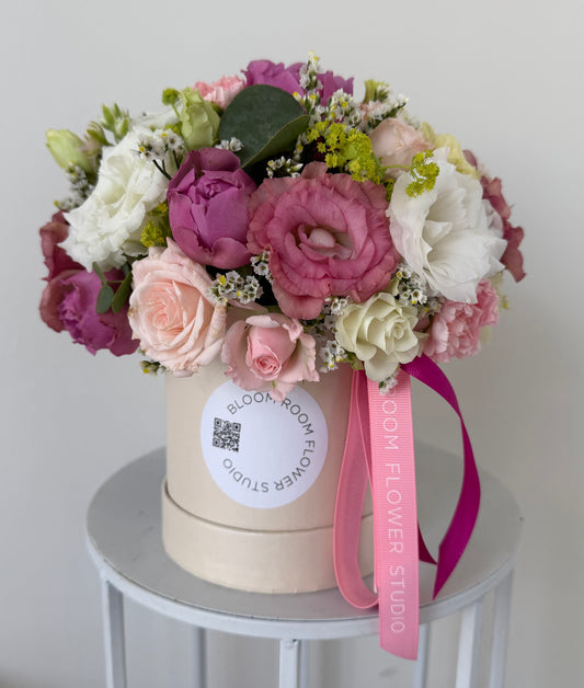 Mini Bloom Box «Pure Charm🌸 » – BloomRoom.ee, fresh flowers in Tallinn