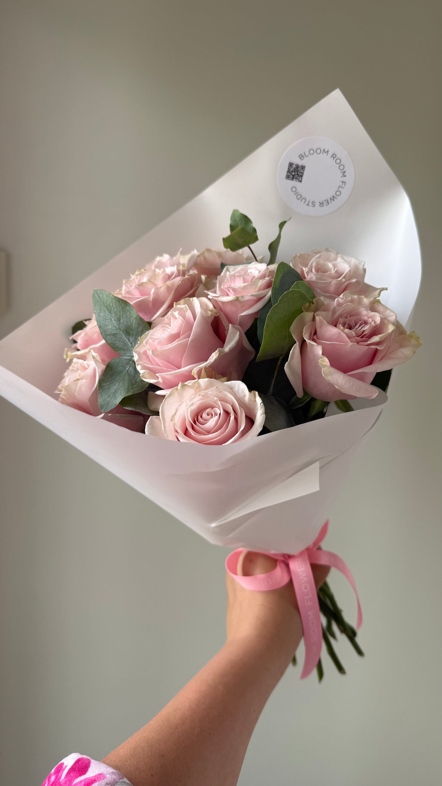 9 pink “Mondial” Roses