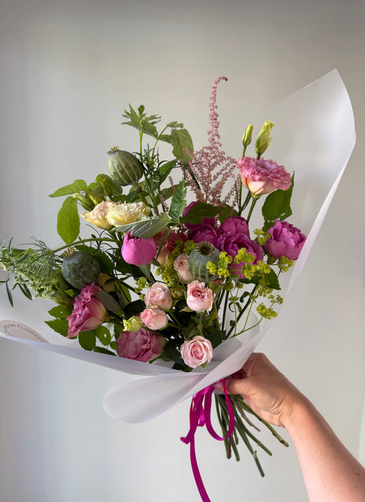 "Summer romance" Art Bouquet – BloomRoom.ee, fresh flowers in Tallinn