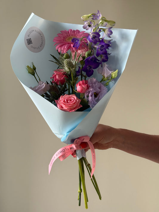 "Minimelts” Art bouquet – BloomRoom.ee, fresh flowers in Tallinn