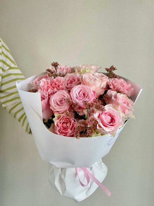 “Vegan Salmon 🦈” Art Bouquet – BloomRoom.ee, fresh flowers in Tallinn