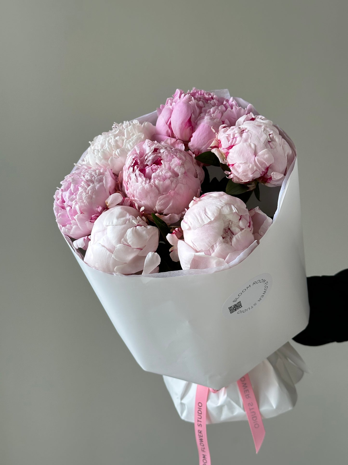 7 «Sarah Bernard” peonies