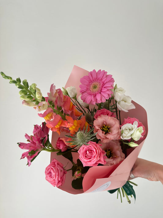 "Minimelts” Art bouquet – BloomRoom.ee, fresh flowers in Tallinn