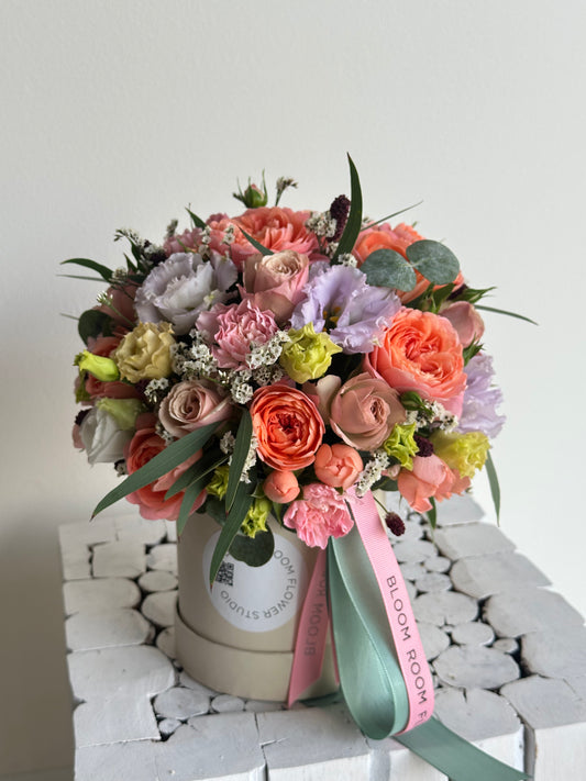 Summer flowers mix in a Bloom Box – BloomRoom.ee, fresh flowers in Tallinn