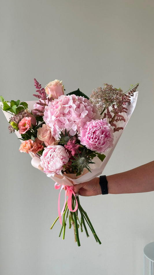 “Grannys secret garden” Grand Bouquet – BloomRoom.ee, fresh flowers in Tallinn