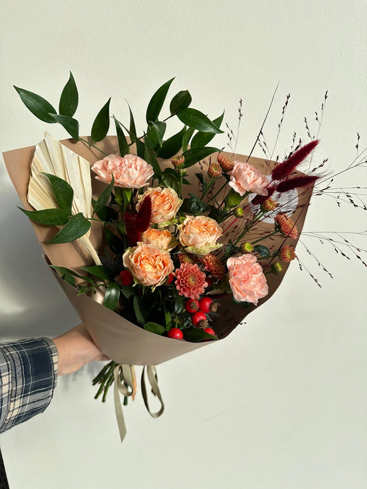 “Autumn Whisper” Art Bouquet – BloomRoom.ee, fresh flowers in Tallinn