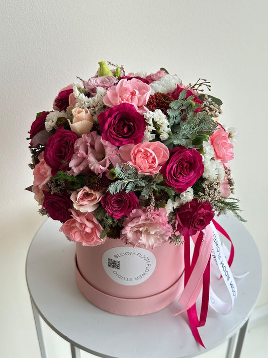 Mini Bloom Box „Blushing Heart“ – BloomRoom.ee, värsked lilled Tallinnas