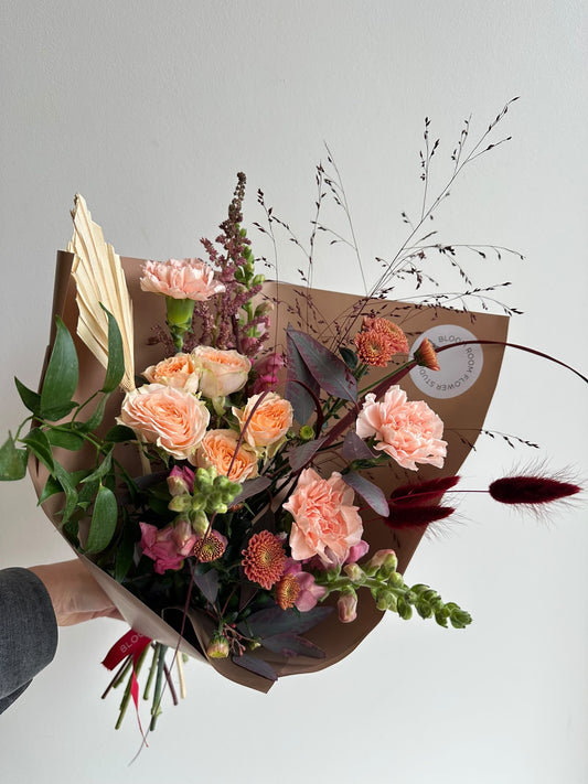 „Golden Hour“ floristi kimp – BloomRoom.ee, värsked lilled Tallinnas
