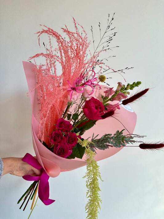 „Pink Rhapsody“ floristi kimp – BloomRoom.ee, värsked lilled Tallinnas