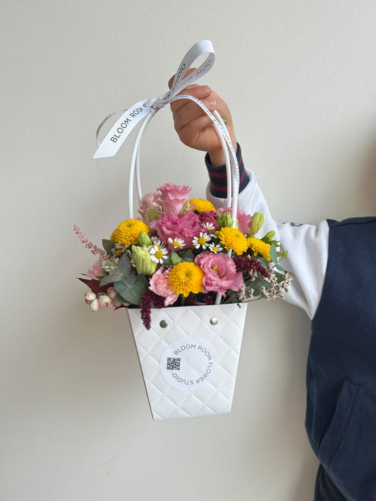 "Hold me close" Mini Flower Bag – BloomRoom.ee, värsked lilled Tallinnas
