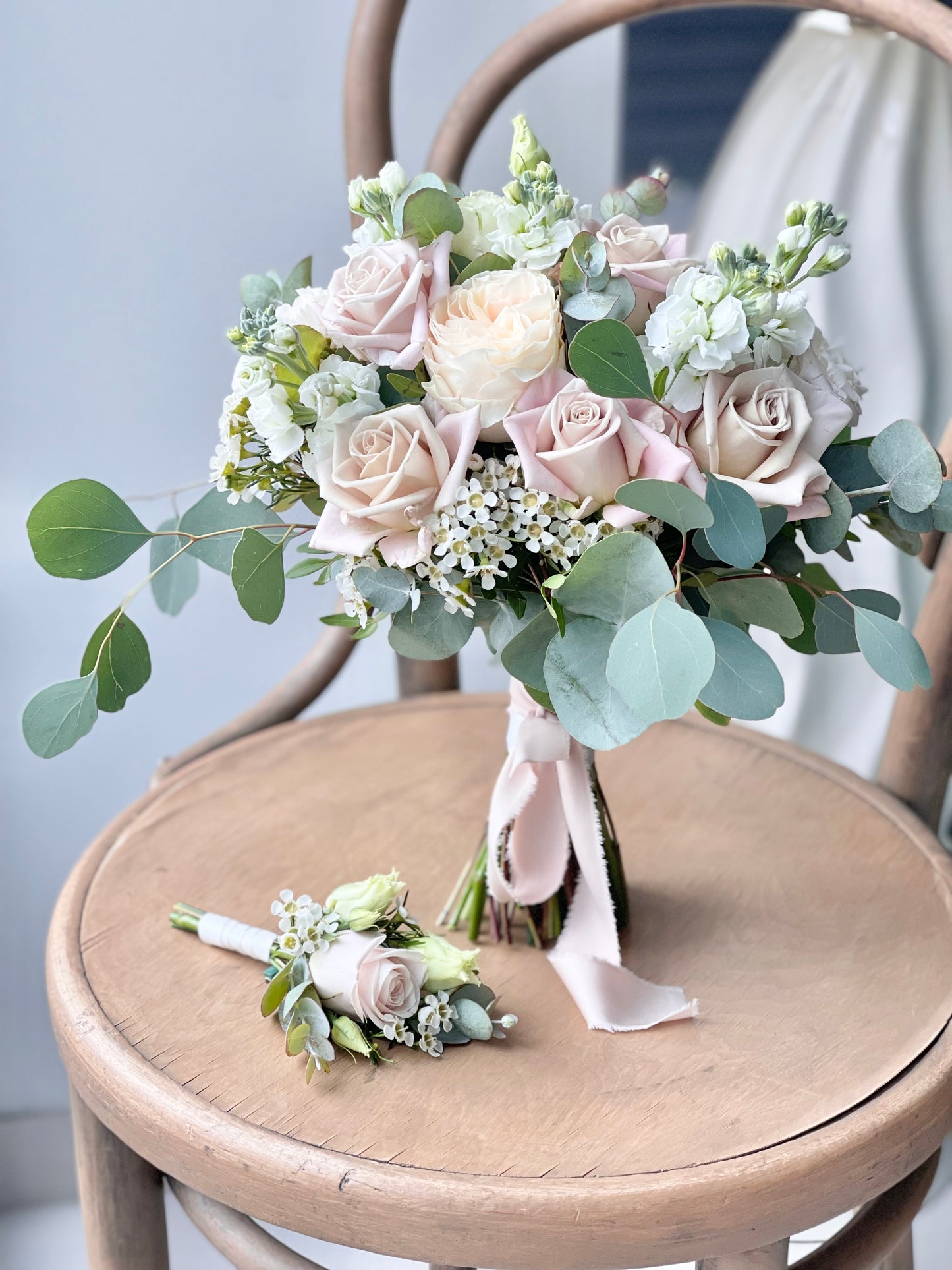 Menta roosid, granden roosid ja Eucalyptus kimp | Букет из ментоловых роз и эвкалипта | Elegant Menta rose and eucalyptus bouquet
