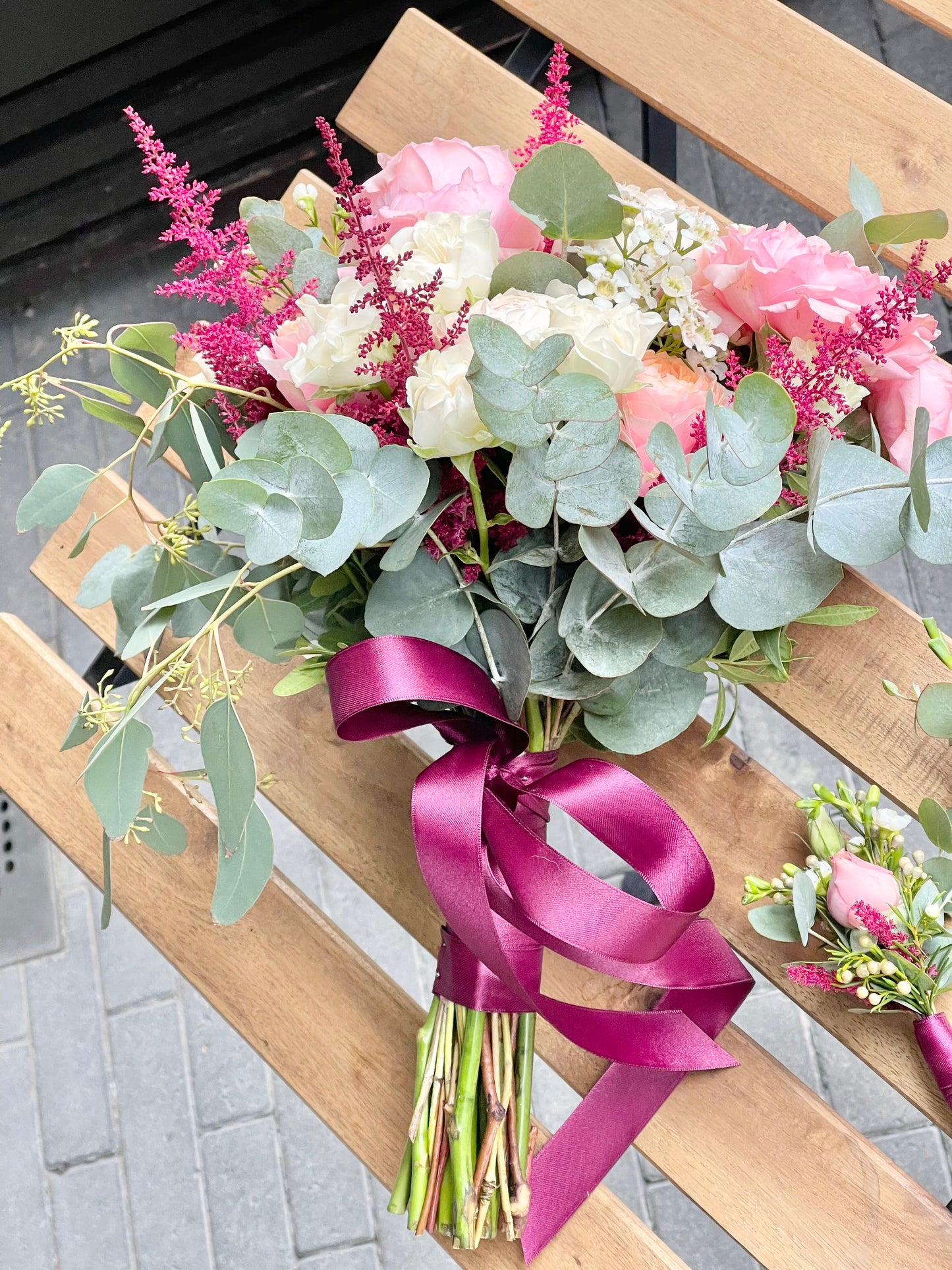 Pulmalillede kimp roosidest ja astilbest | Букет из роз и астильбы для свадьбы | Wedding bouquet of roses and astilbe