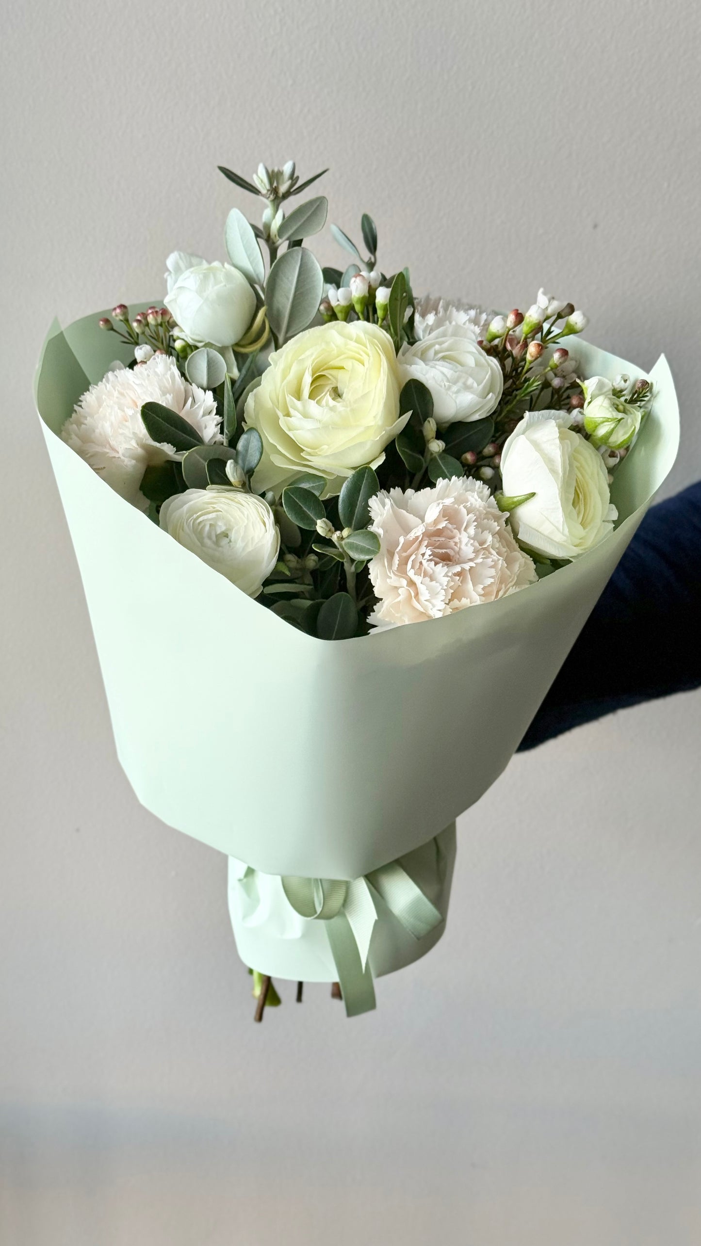 Talvine segu Mini kimp | Зимний микс мини-букет | Winter Mix Mini Bouquet of seasonal flowers in elegant wrap