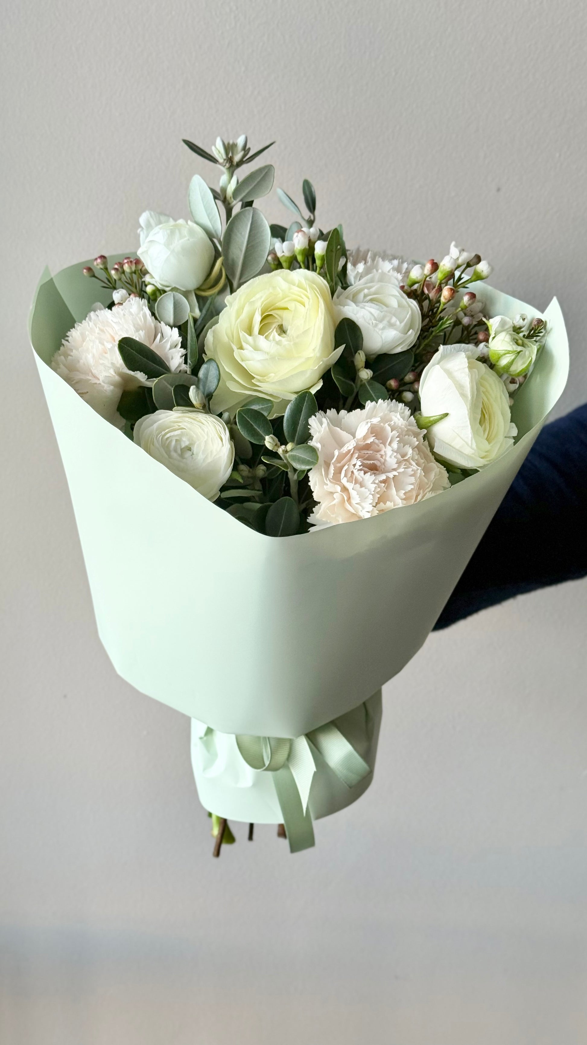 Talvine segu Mini kimp | Зимний микс мини-букет | Winter Mix Mini Bouquet of seasonal flowers in elegant wrap