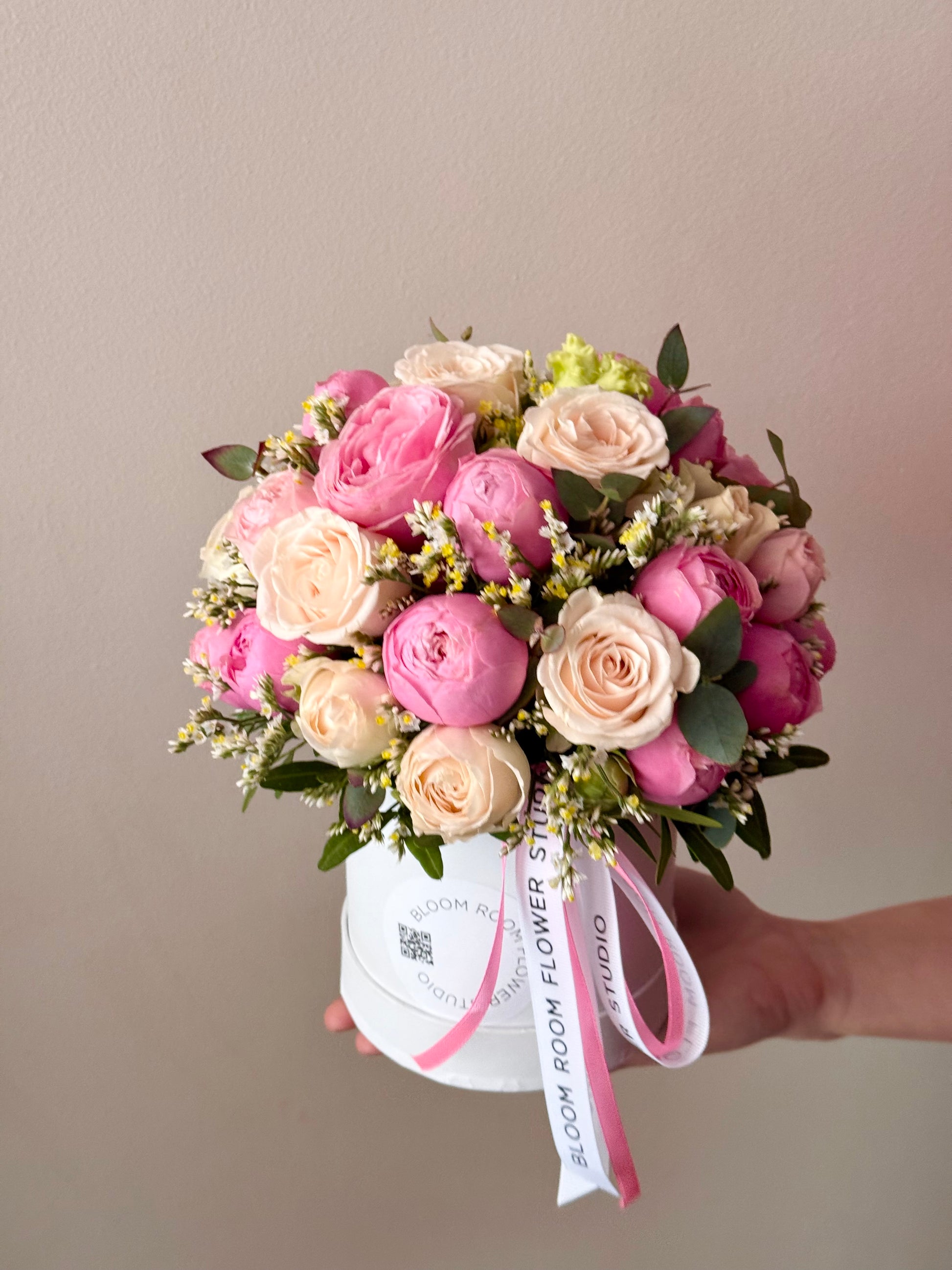 Mini roosikimp rohelise taustaga | Мини-букет с садовыми розами | Mini BloomBox with garden roses