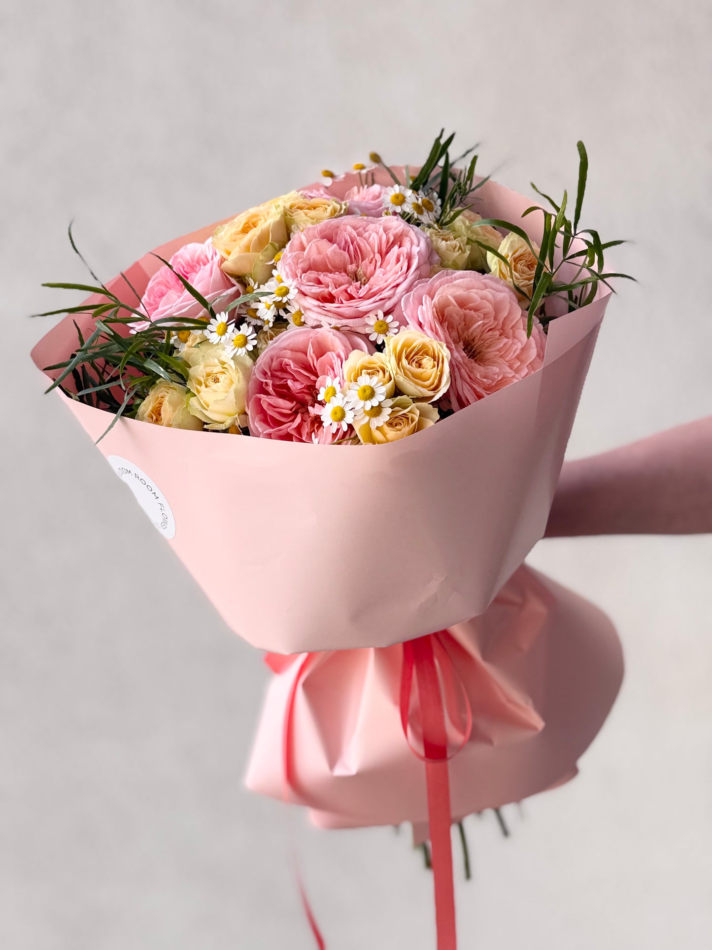 Suveaed segakimp | Летний сад букет | Summer Garden Mix Bouquet with pink roses and daisies in elegant wrapping