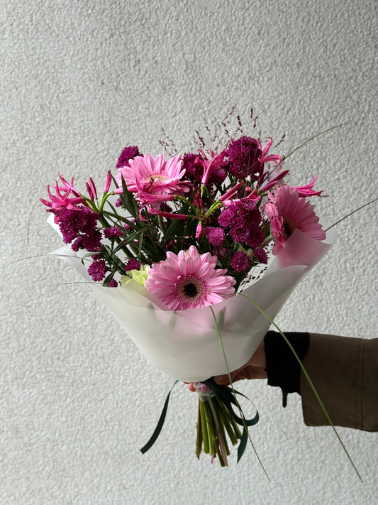 "Kiss me!" Art Bouquet
