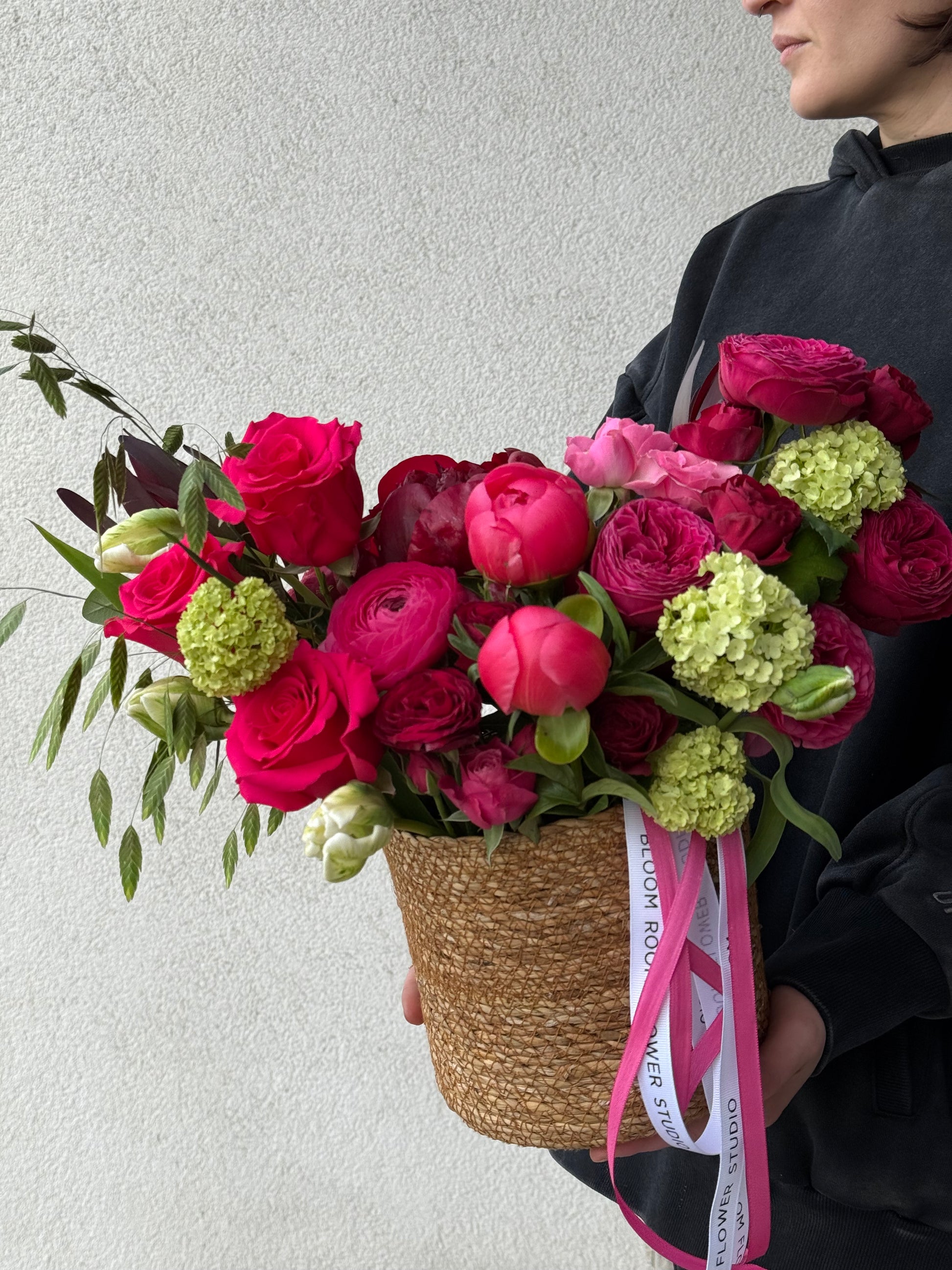 Klassikaline rooside ja pionide lillekorv | Корзина с розами и пионами | Classic rose and peony flower basket