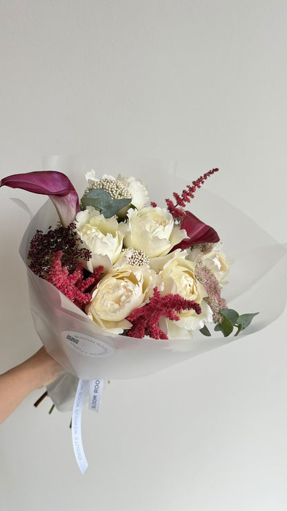 "Love is in the air” Art Bouquet