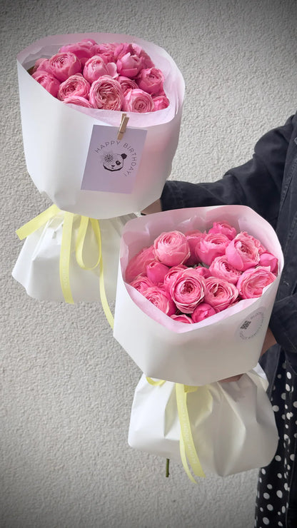 Roosad aiaroosid valge pakkimisega | Розовые садовые розы с белой упаковкой | Pink garden roses in white wrapping
