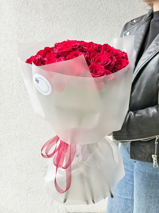 23 Red Classic Roses