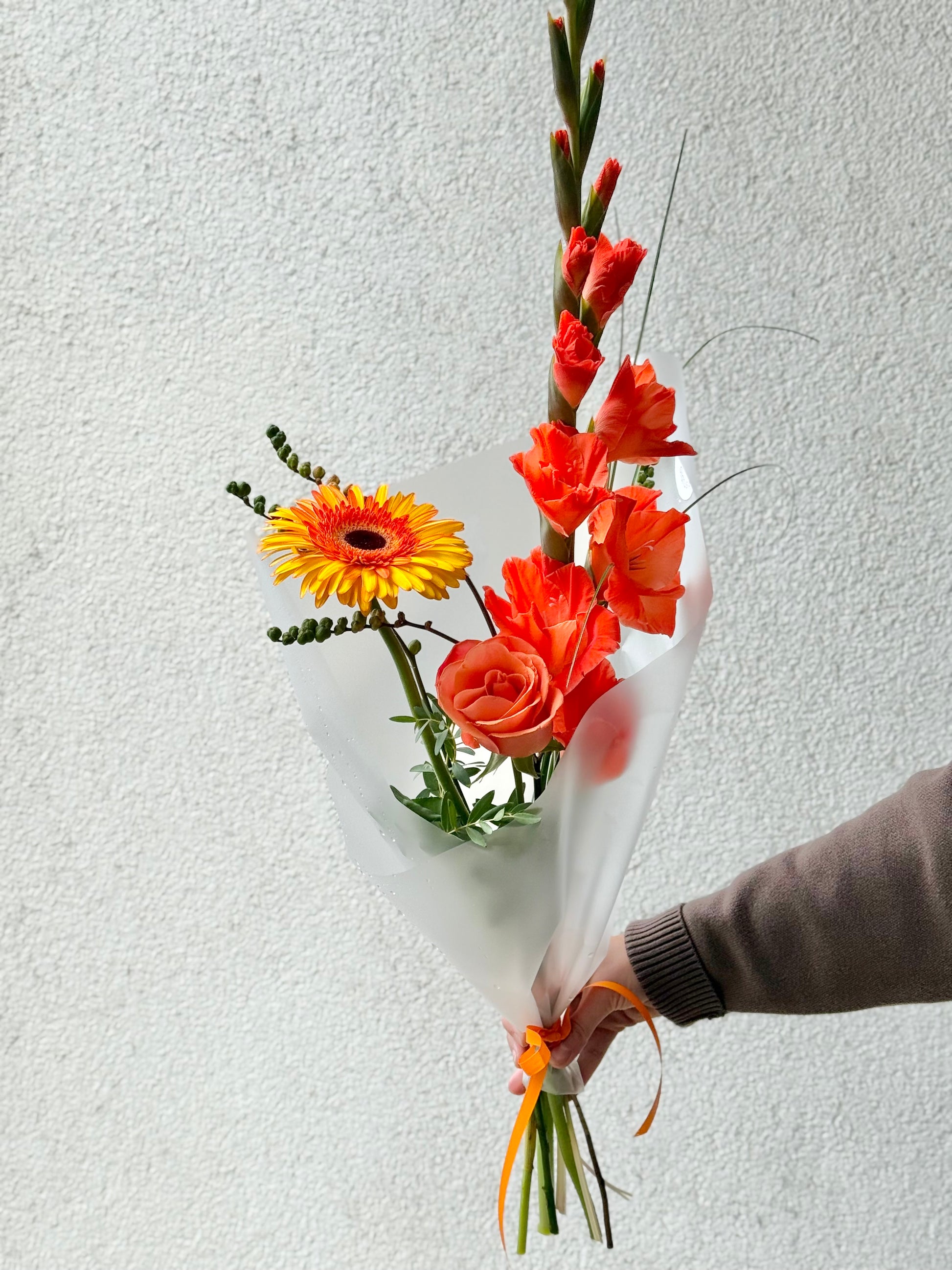 Tagasi kooli "Oranži tuju" lillekimp Gerbera ja Gladiolusega | Цветочная композиция "Оранжевое настроение" с герберами и гладиолусами | Back to School "Orange Mood" flower arrangement with Gerbera and Gladiolus