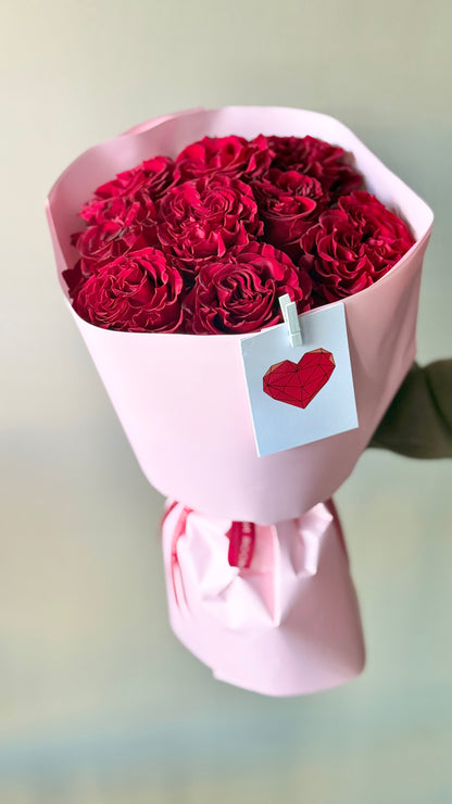 "L♥️VE" Grand Bouquet with Garden Roses
