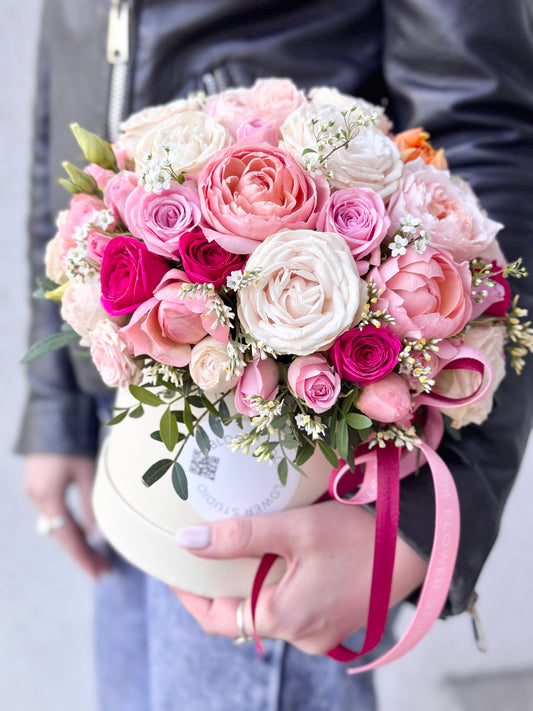 Luksuslik lillekimp roosadest ja kreemjatest õitest | Роскошный букет из розовых и кремовых цветов | Luxurious bouquet of pink and cream flowers