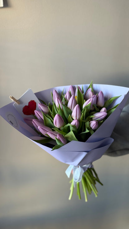"Violet Mood" with 25 Lilac Tulips
