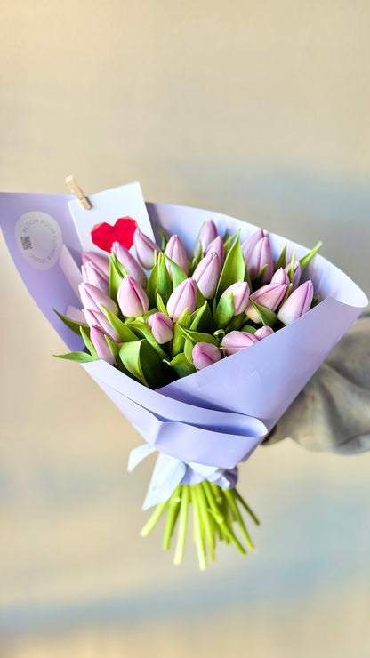 "Violet Mood" with 25 Lilac Tulips