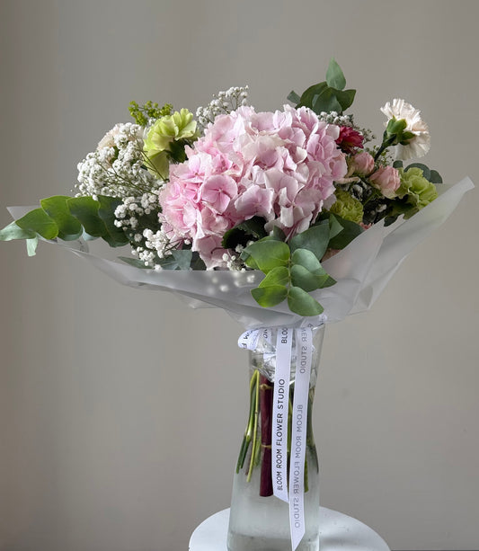 “Your majesty hydrangea 👑”  Grand Bouquet – BloomRoom.ee, fresh flowers in Tallinn
