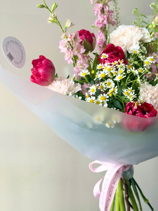 "Bloom Baby Bloom" Art Bouquet – BloomRoom.ee, fresh flowers in Tallinn