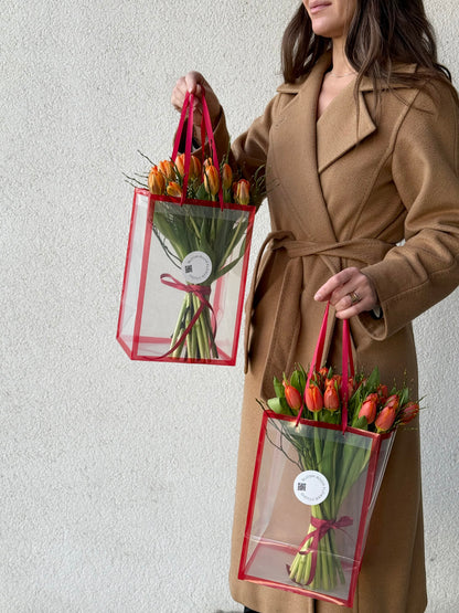 24 tulbi kimp punastel käepidemetega kottides | 24 тюльпанов в пакетах с красными ручками | 24 tulips in bags with red handles