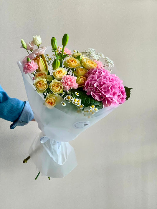 «Royal garden” Grand Bouquet – BloomRoom.ee, fresh flowers in Tallinn