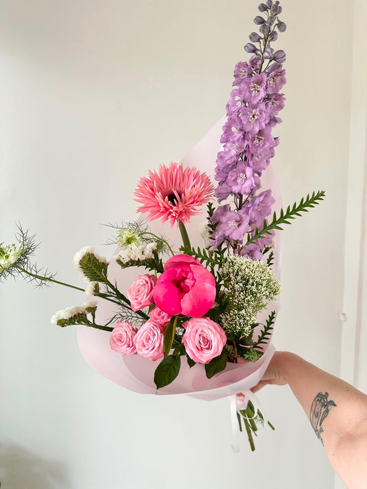 "Bloom Baby Bloom" Art Bouquet – BloomRoom.ee, fresh flowers in Tallinn