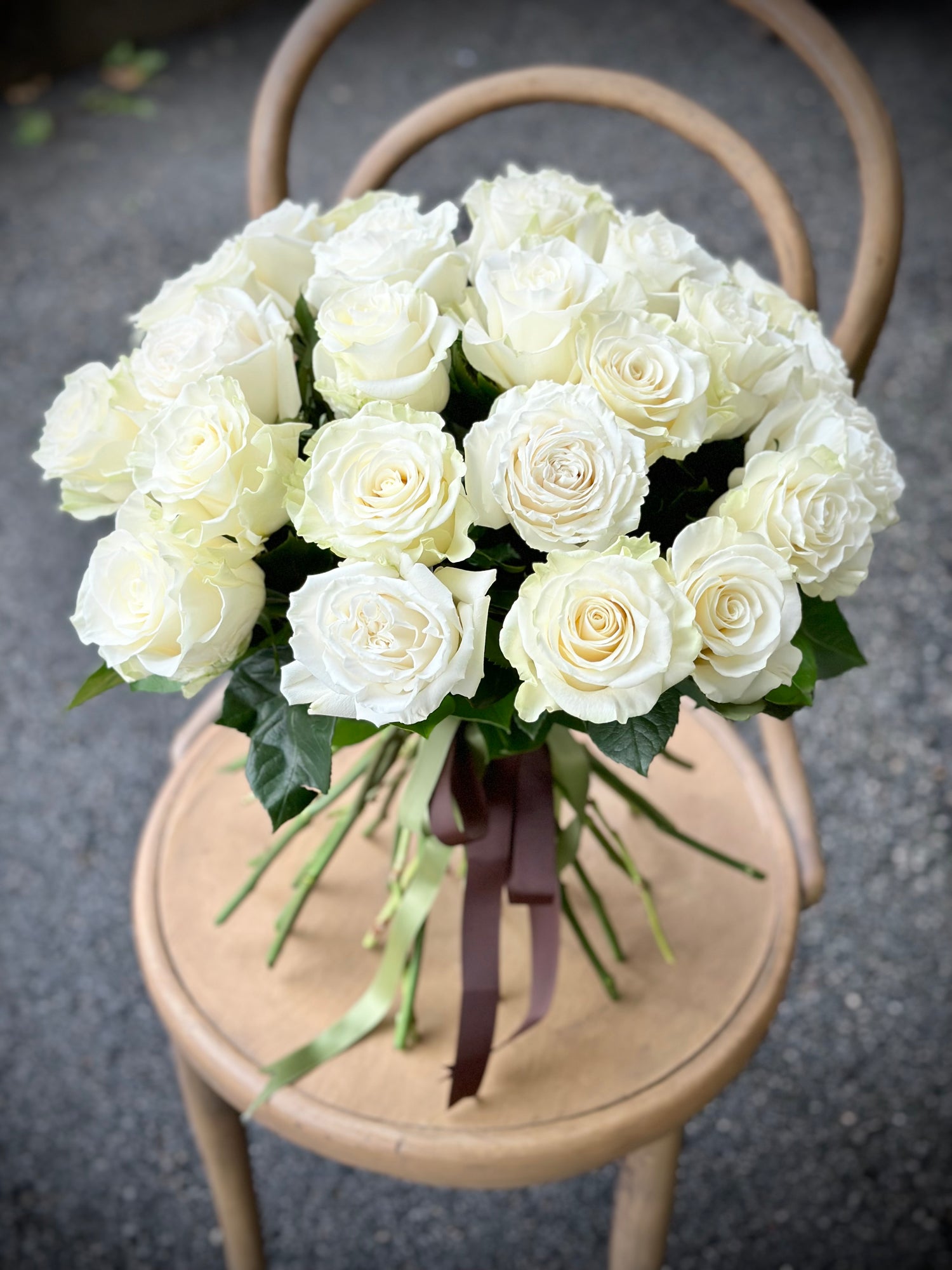 Valge roosikimp XL suuruses | Букет больших белых роз | XL size white rose bouquet