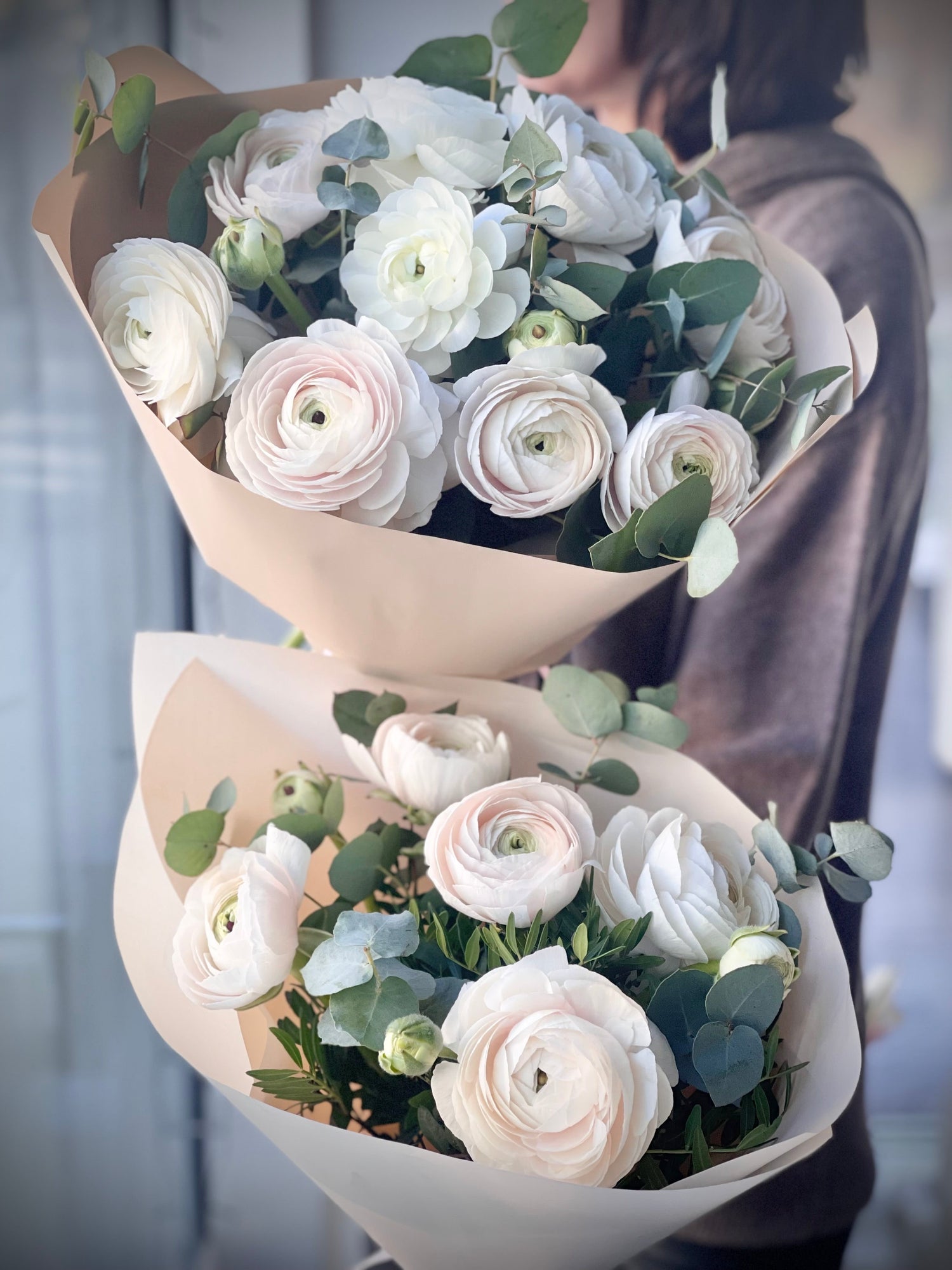 Luksuslik lillekimp Ranunculus ja eukalpüütide, ideaalne kingitus|Роскошный букет ранункулюсов с эвкалиптом, идеальный подарок|Luxury bouquet of ranunculus and eucalyptus, perfect gift
