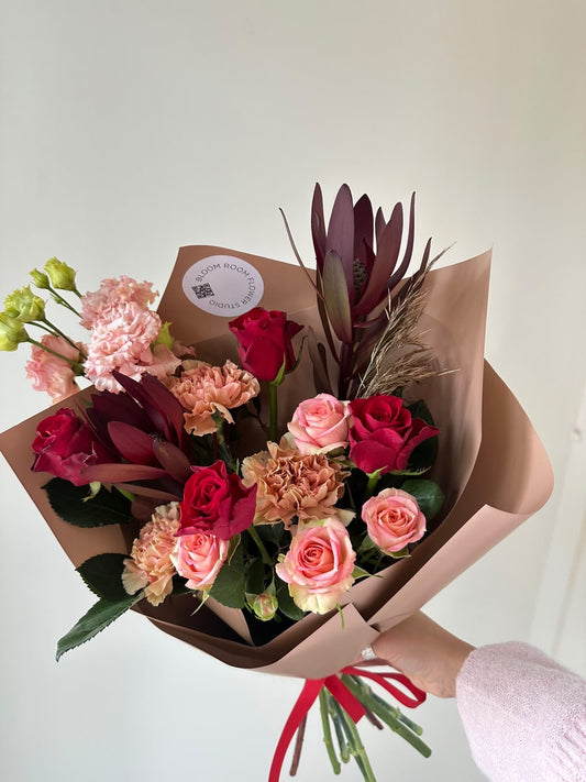 “Deep mood” Art Bouquet – BloomRoom.ee, värsked lilled Tallinnas