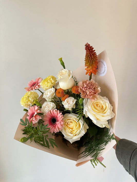 “Add colours to your life ✨» art bouquet – BloomRoom.ee, värsked lilled Tallinnas