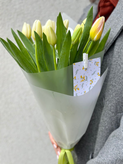 11 white tulips