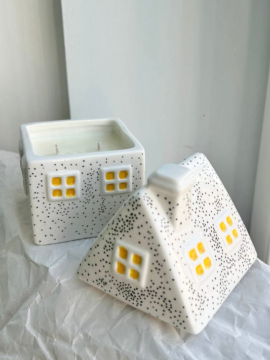 Handmade “ Gingerbread House” candles – BloomRoom.ee, värsked lilled Tallinnas