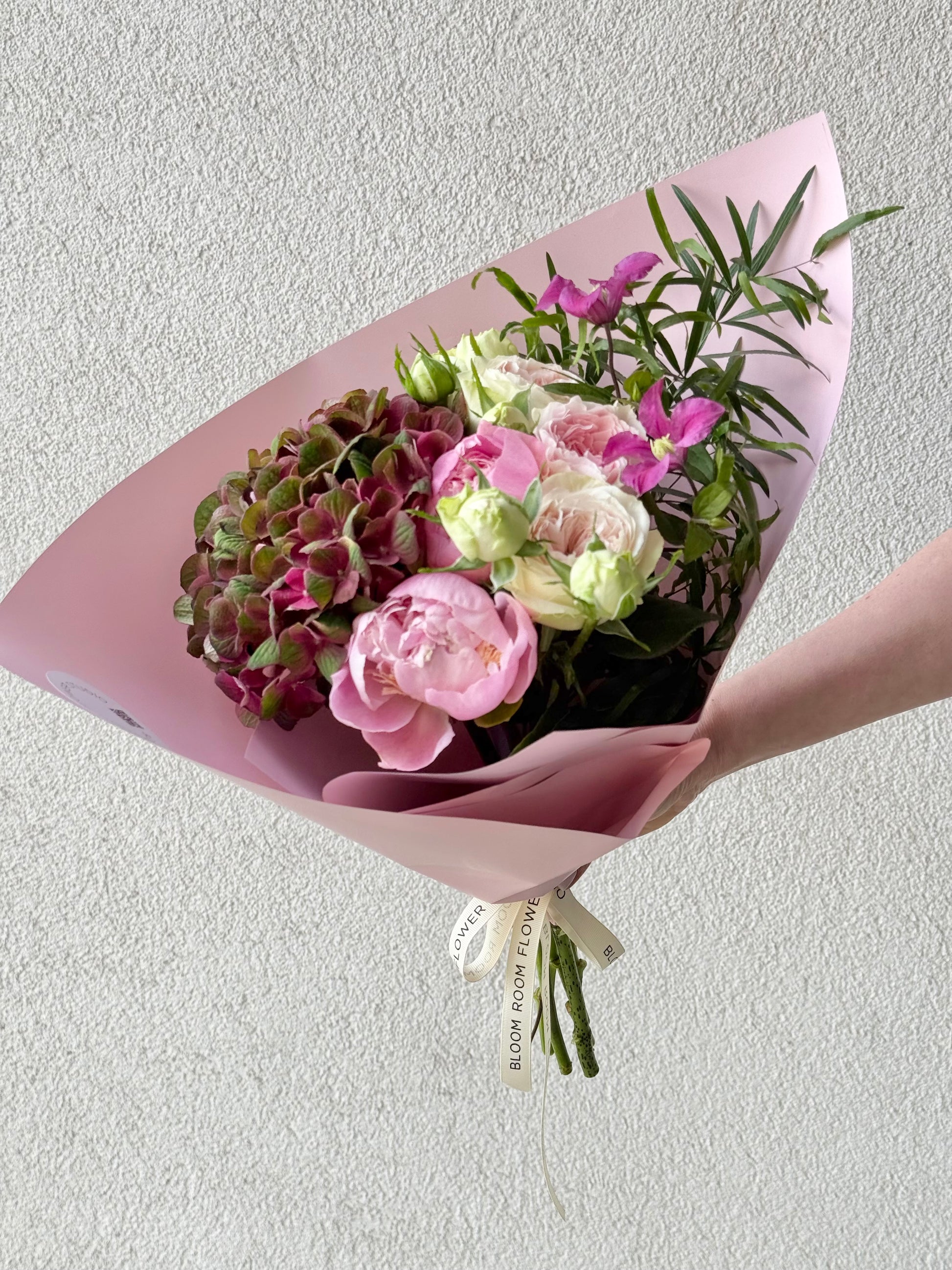 A beautiful "Time To Wine" Art Bouquet with red hydrangea, pink peonies, clematis, and garden roses | Элегантный букет "Time To Wine" из красных гортензий, розовых пионов, клематиса и садовых роз | A stunning "Time To Wine" Art Bouquet featuring red hydrangeas, pink peonies, clematis, and garden roses